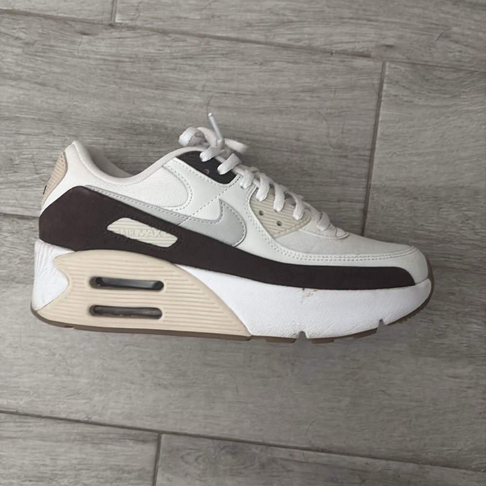 WOMENS NIKE AIR MAX 90 LV8